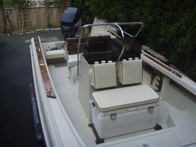 Boston Whaler - Seating For One