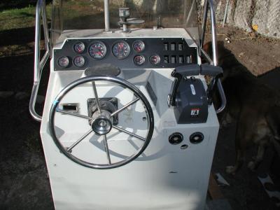 Boston Whaler - Overall view