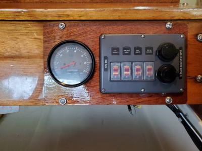 Boston Whaler - Electrical Upgrade