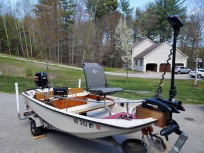 Boston Whaler - Super Sport 13 With Trolling Motor Deployed