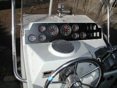 Boston Whaler - New Tech Series Gauges