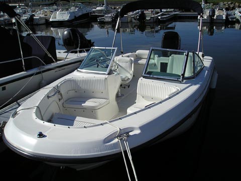 Whaler Central - Boston Whaler Boat Information and Photos 